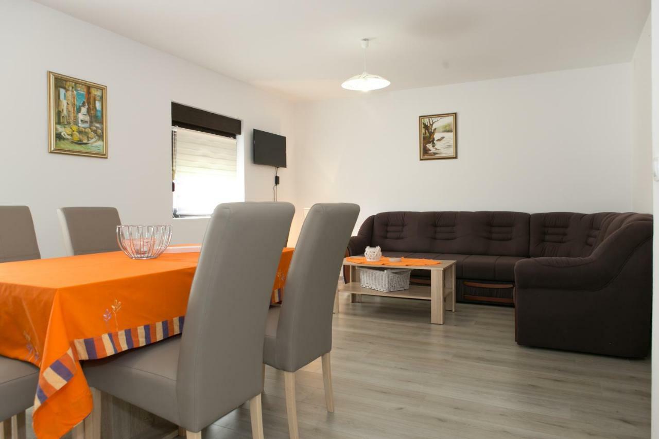 אוטוצאץ Apartman Lori מראה חיצוני תמונה